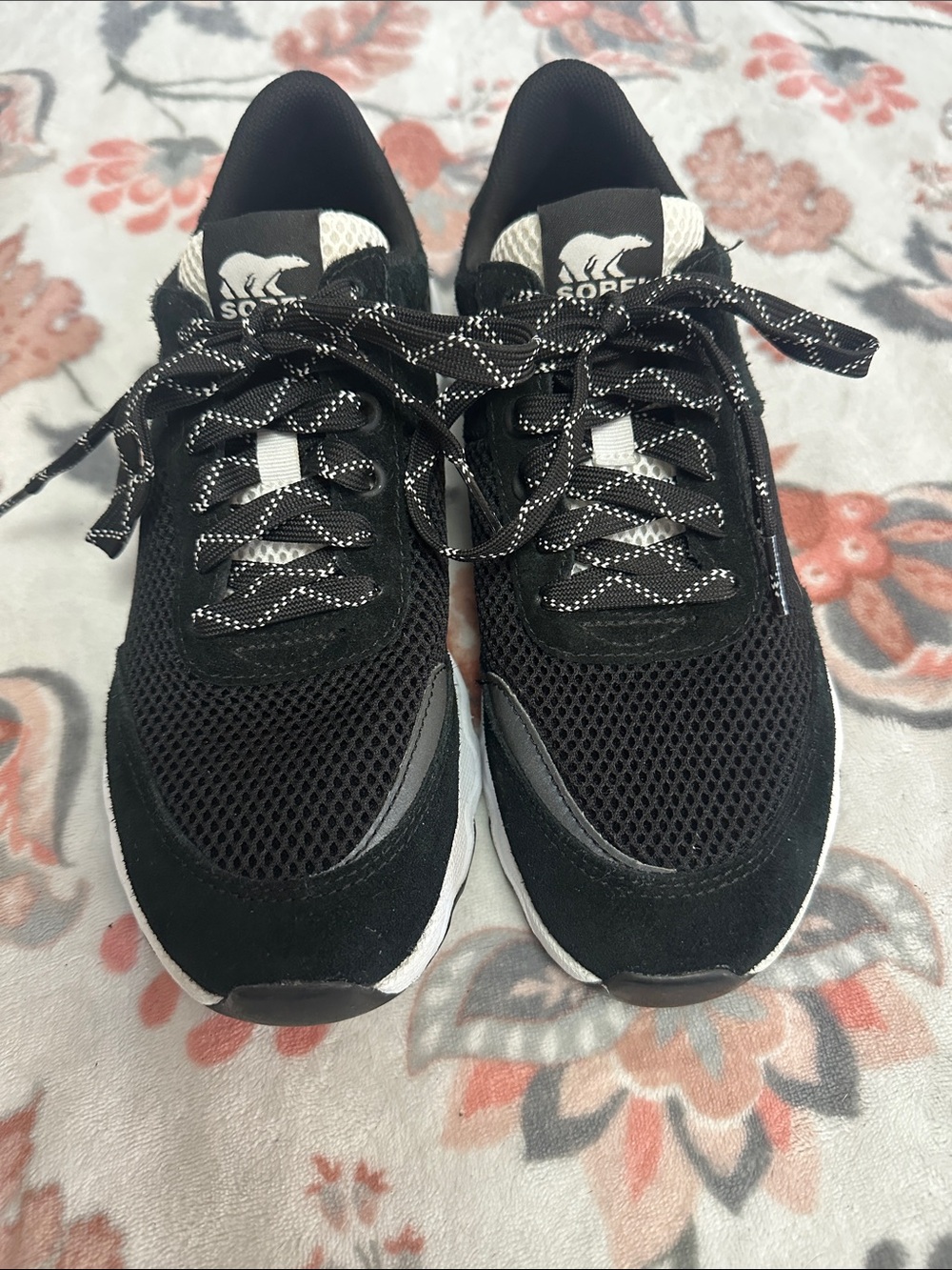 Sorel women's kinetic lite lace  size 8